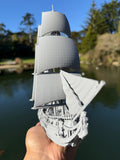 Miniature HO-Scale Sailing Ship Columbia with Sails and Cannons Theme Park