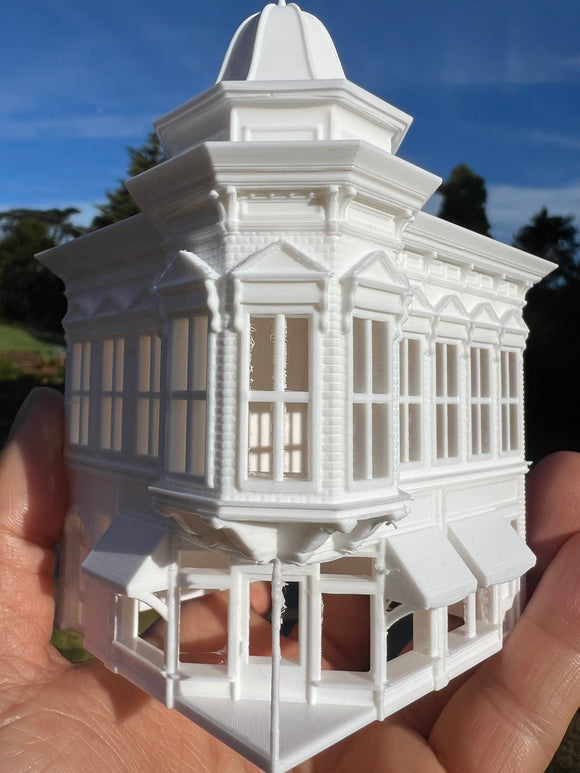 Miniature White HO-Scale Stars Hollow Doose’s Corner Market Victorian Built Assembled