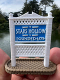 Miniature COLOR HO-Scale Stars Town Sign Victorian Built Assembled