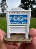 Miniature COLOR HO-Scale Stars Town Sign Victorian Built Assembled