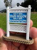 Miniature COLOR HO-Scale Stars Town Sign Victorian Built Assembled