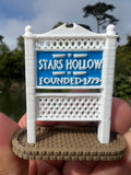 Miniature COLOR HO-Scale Stars Town Sign Victorian Built Assembled