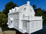 Miniature HO-Scale Amityville Horror House White Supernatural 1:87 by Gold Rush Bay