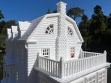 Miniature HO-Scale Amityville Horror House White Supernatural 1:87 by Gold Rush Bay