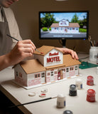 White HO-Scale Miniature Rosebud Motel Miniature Model Assembled dollhouse 1:87 scale