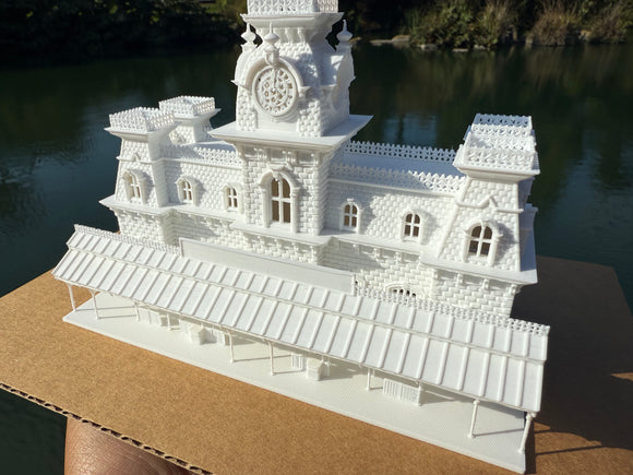Small Bundle Miniature N-Scale World Victorian Main Street Station + Platform 1:150 Model