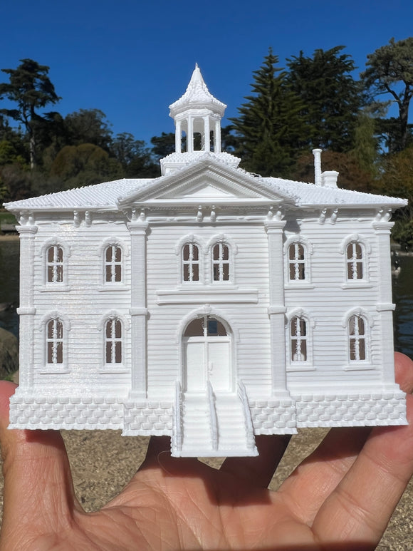 Miniature Victorian Hitchcock’s The Birds Potter Schoolhouse N Scale 1:160 Train Model Assembled