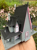 Miniature #41 COLOR N-Scale Rotwood Cottage House Victorian Mansion Nevermore Dollhouse Assembled