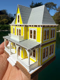 Small COLOR Miniature N-Scale Stars Hollow Dean’s House Gilmore Girls Victorian 1:160