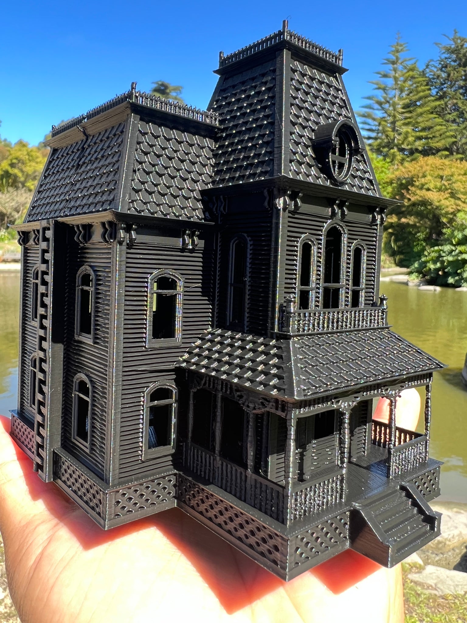 Miniature Victorian Collection #40 - Black Psycho Bates Motel