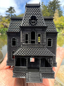 Small Psycho N-scale 1/160 Miniature Victorian Collection #40 - Black Bates Motel House 1:160 Shell