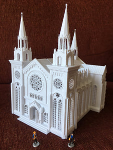 Small N-Scale White Church Assembled with Interiors Gothic Cathedral