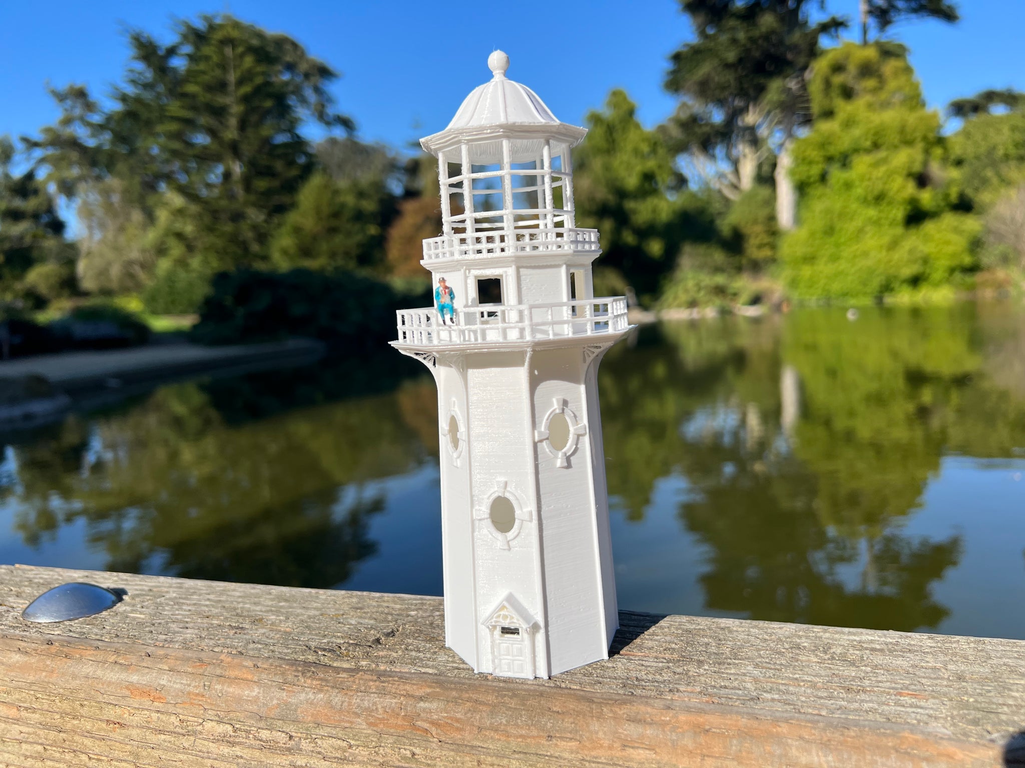 HO Scale Miniature Victorian Lighthouse Tower 1:87 White – Gold Rush Bay