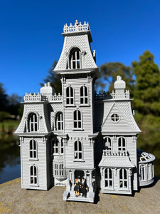 HO-Scale Gray Miniature #37 Addams Family Mansion Wednesday Victorian House Built 1/87